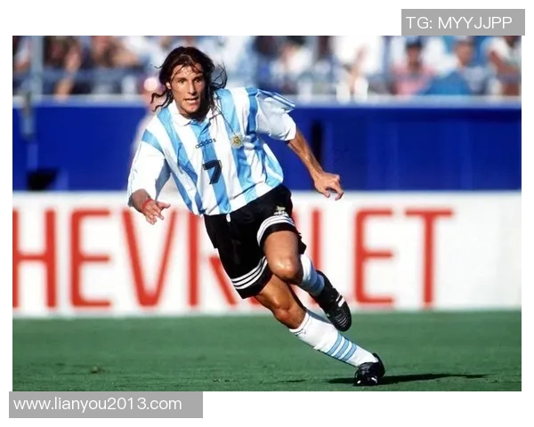 足球明星的形象特点分析与影响力探讨：从场上表现到场外魅力的全面解读